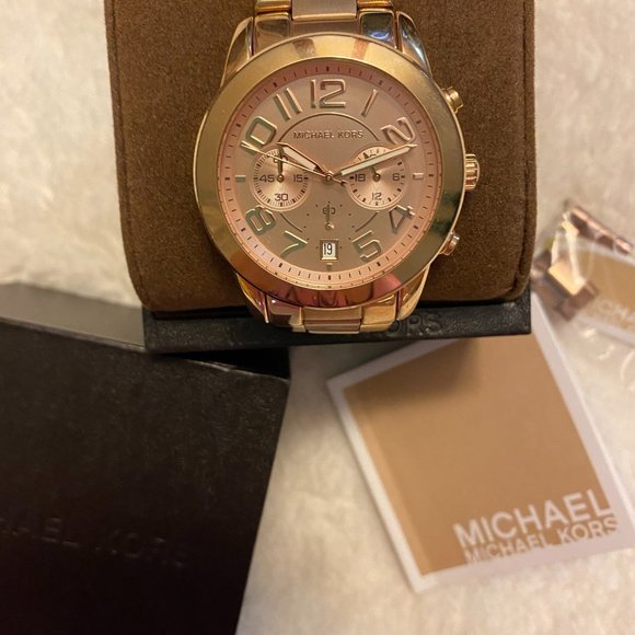 Michael Kors Watch w/extra links and original box main image 5
